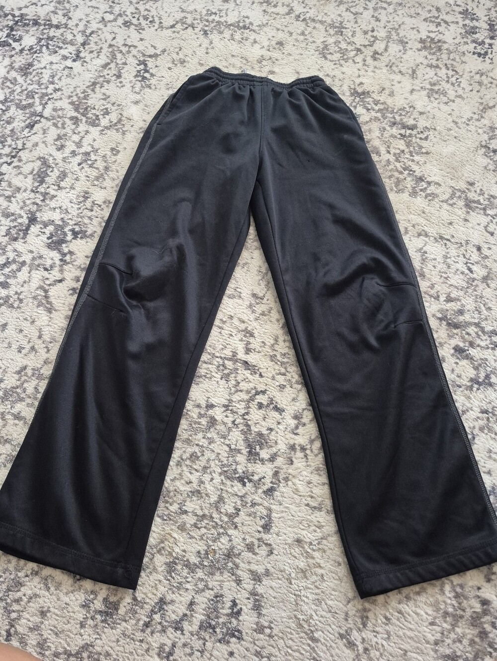 Jordan youth large black joggers